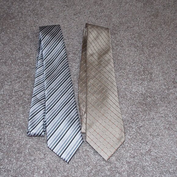 Two Geoffrey Beene Ties - Picture 3 of 9